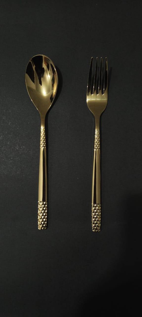 Luxury Golden Cutlery Set – 9 Pieces (3 Spoons, 3 Forks & 3 Knives)